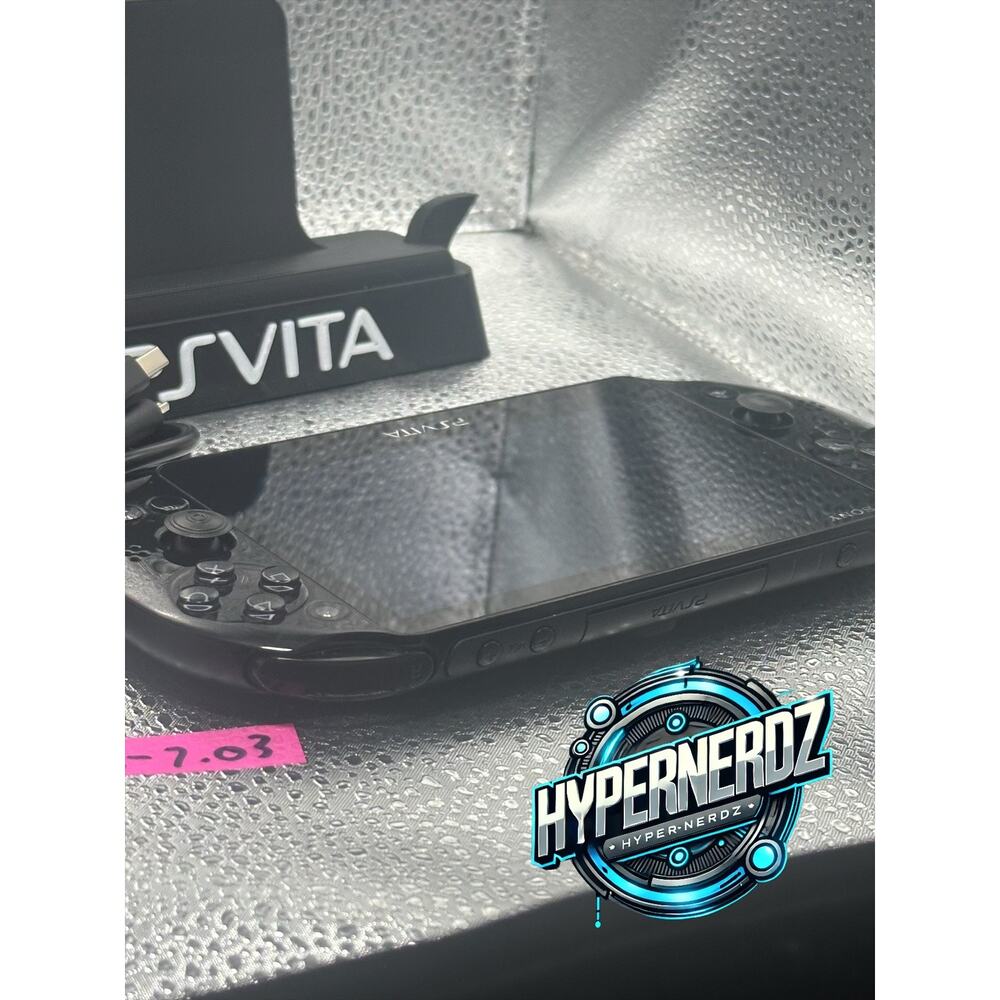 ps vita 2000 w/charger - Picture 5 of 6